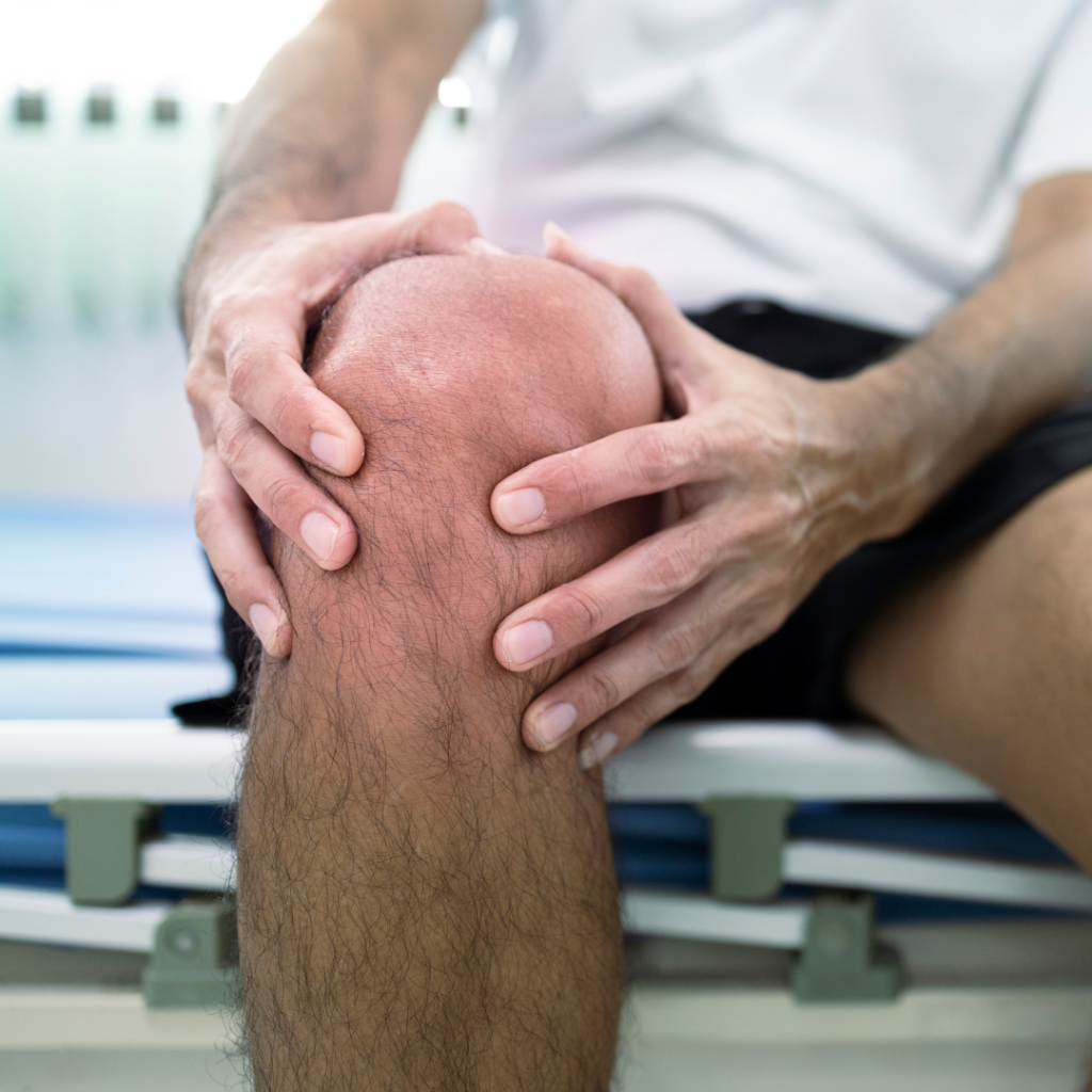αρθροπλαστική γόνατος man in knee pain