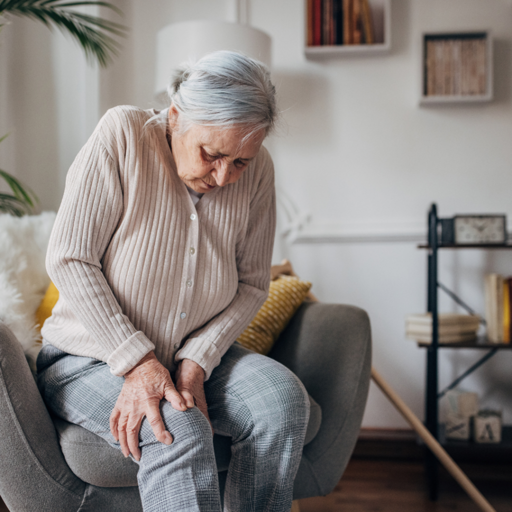 χόνδρινες βλάβες στο γόνατο woman in knee pain